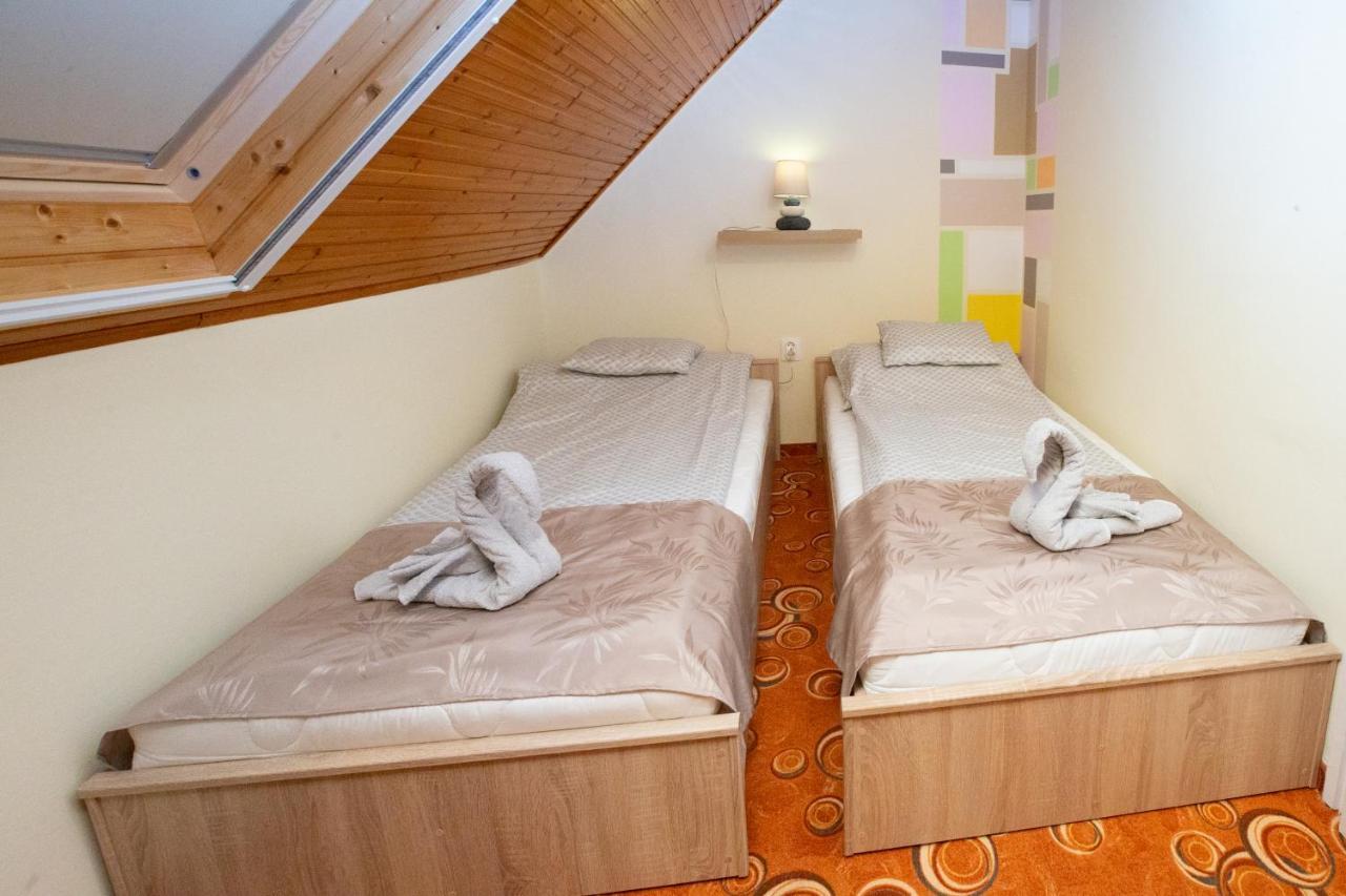 For You Apartman Gyula Extérieur photo