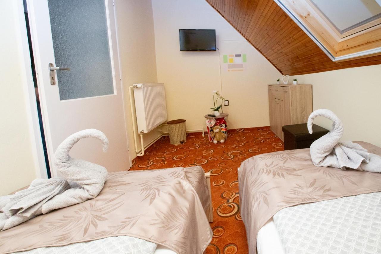 For You Apartman Gyula Extérieur photo
