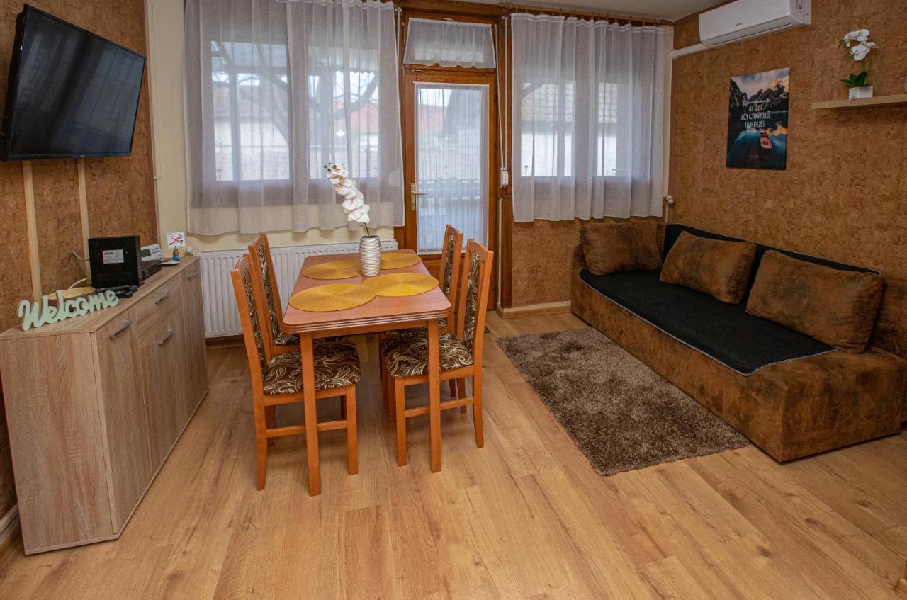 For You Apartman Gyula Extérieur photo