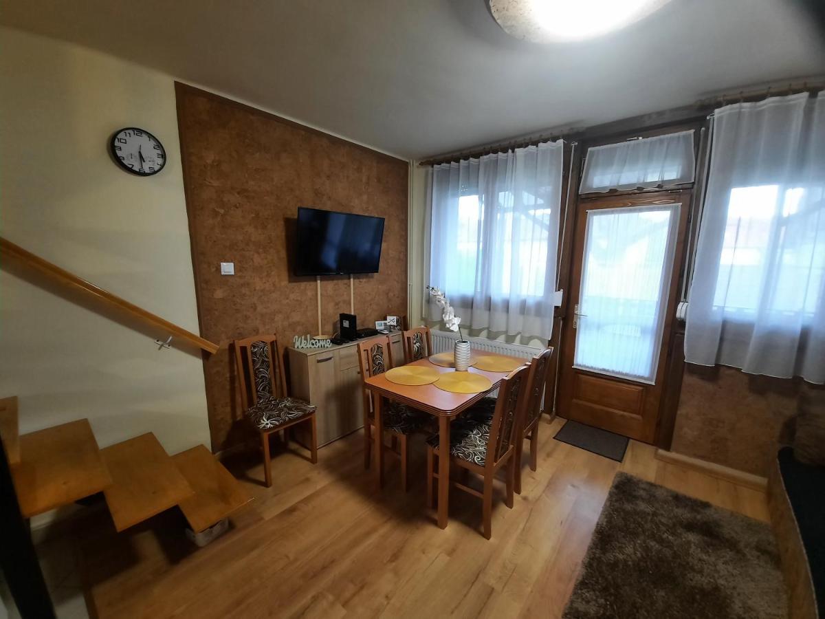 For You Apartman Gyula Extérieur photo