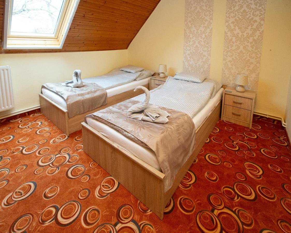 For You Apartman Gyula Extérieur photo
